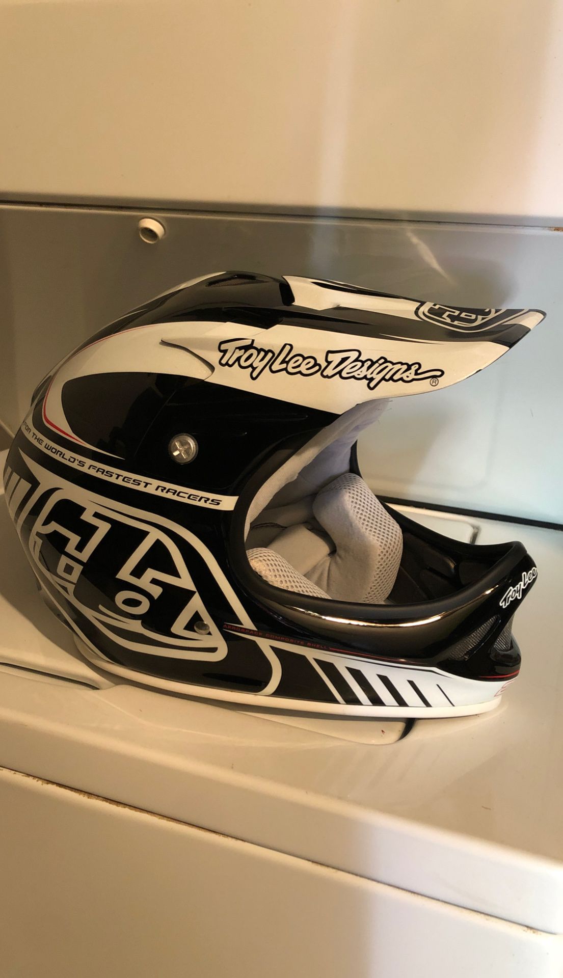 Troy lee design’s D2 bike helmet md/lg