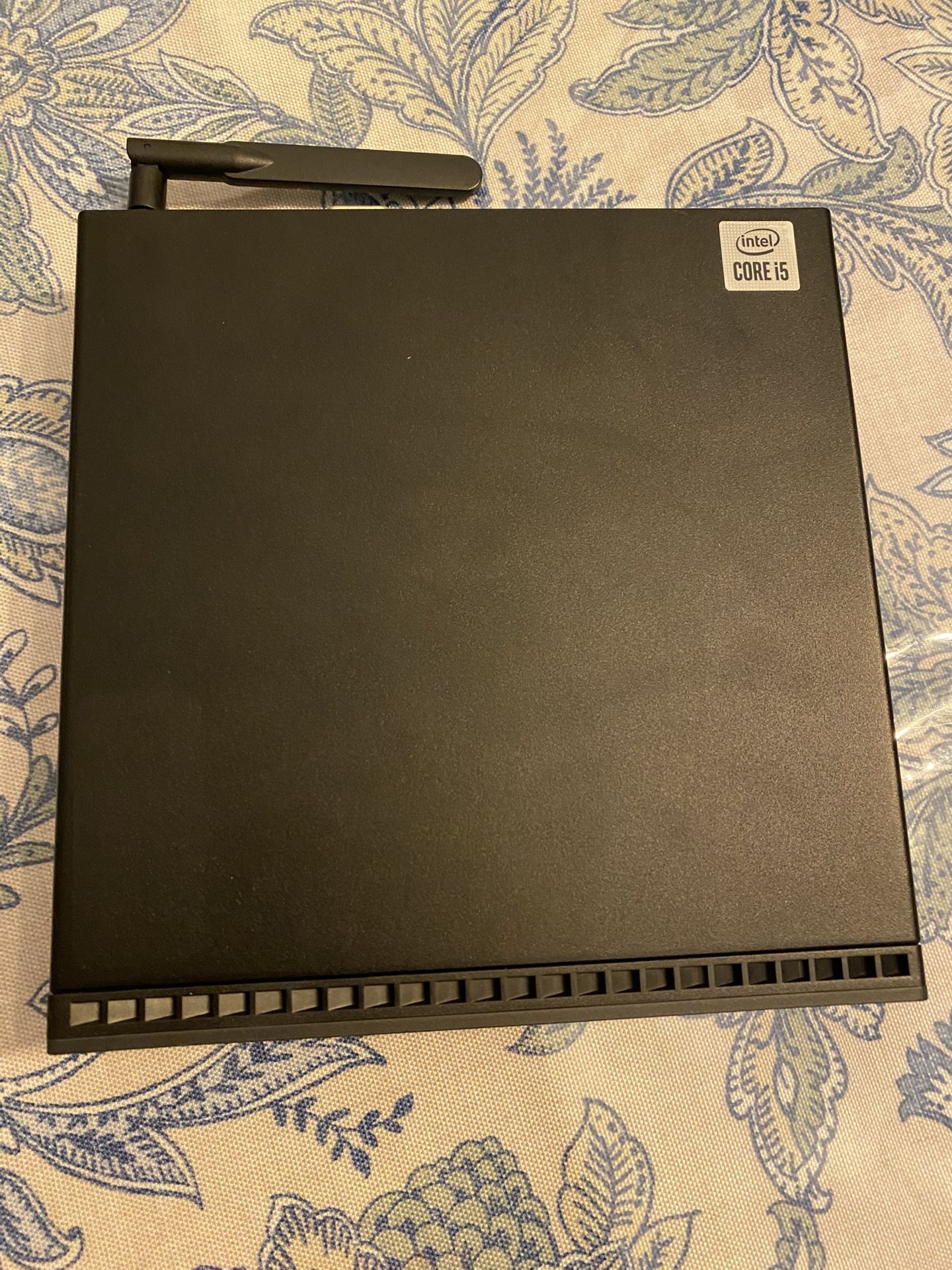 Lenovo M70q