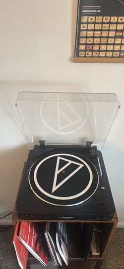Audio technica record player/speakers/stand