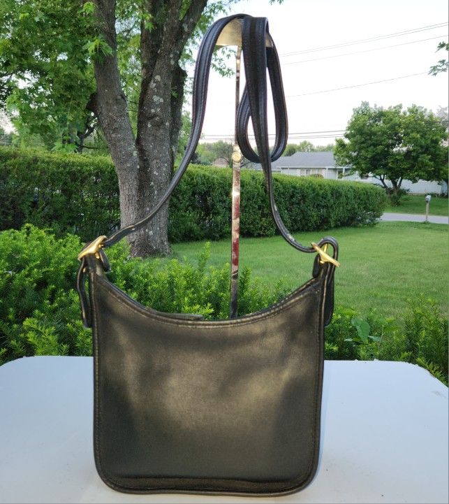 VTG BLACK LEATHER PURSE