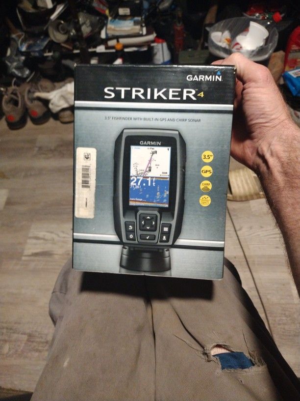 Garmin Striker 4