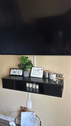 FLOATING SHELF