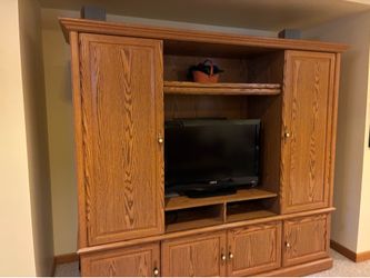 Entertainment center