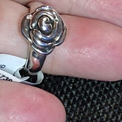 STERLING *ROSE MOTIF RING*, HEAVY, SOLID RING. SIZE 5.0/(R-5899)
