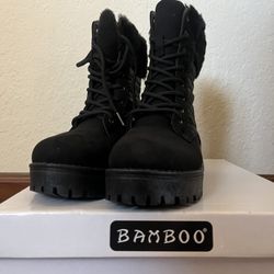 Bamboo WILDONE Black Boot With Fur Trim Size 7
