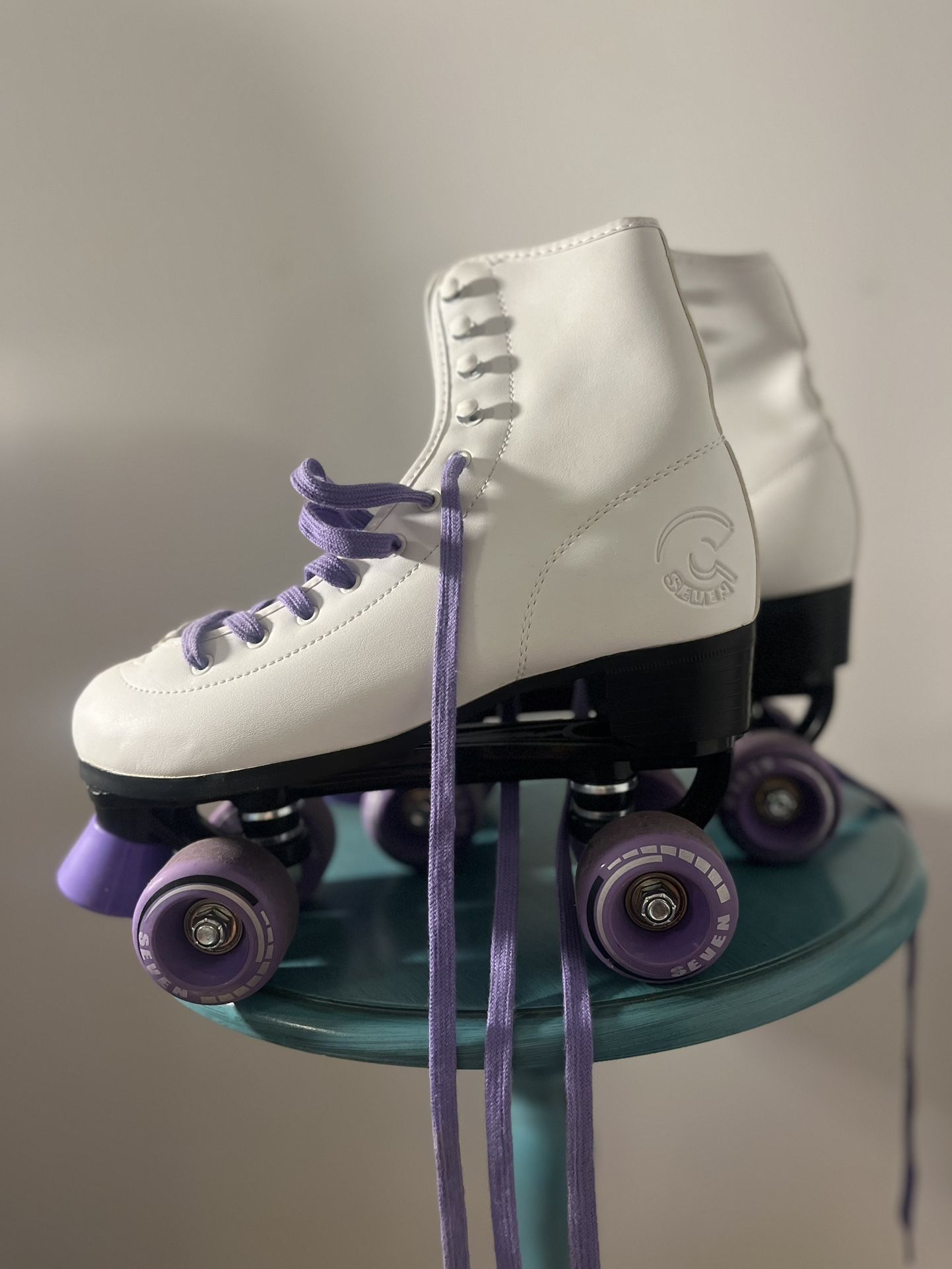 White Quad Roller Skates - Size Women’s 7- Great Condition! $20
