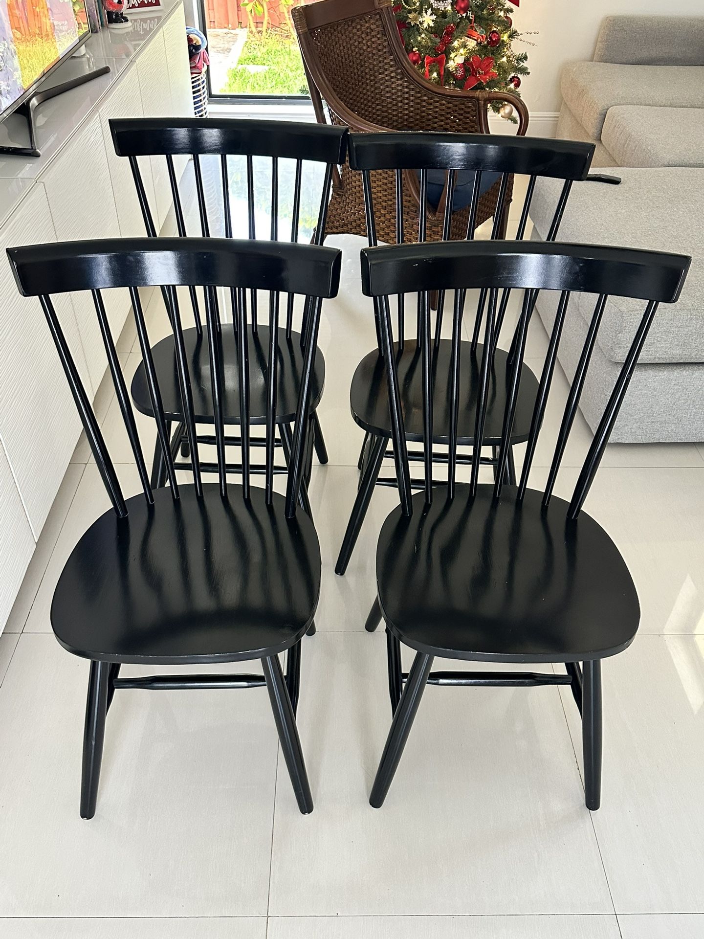 4 Windsor Dinning Chairs