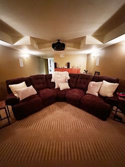 Large Cozy Sectional with Two End Recliners