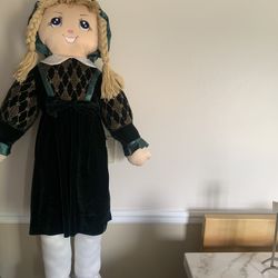 47in 2 Dolls