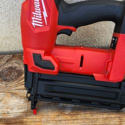 Milwaukee Finish Nailer 18 Gauge M18 fuel tool only