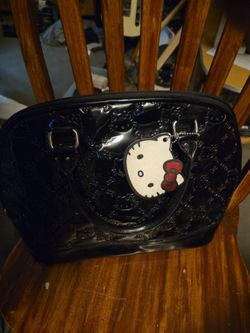 HELLO KITTY LOUNGE FLY