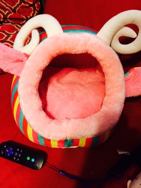Very cute pet bed