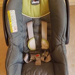 Chicco Baby Car Seat w/ Detachable Base