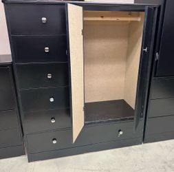 Large Pacoima black color