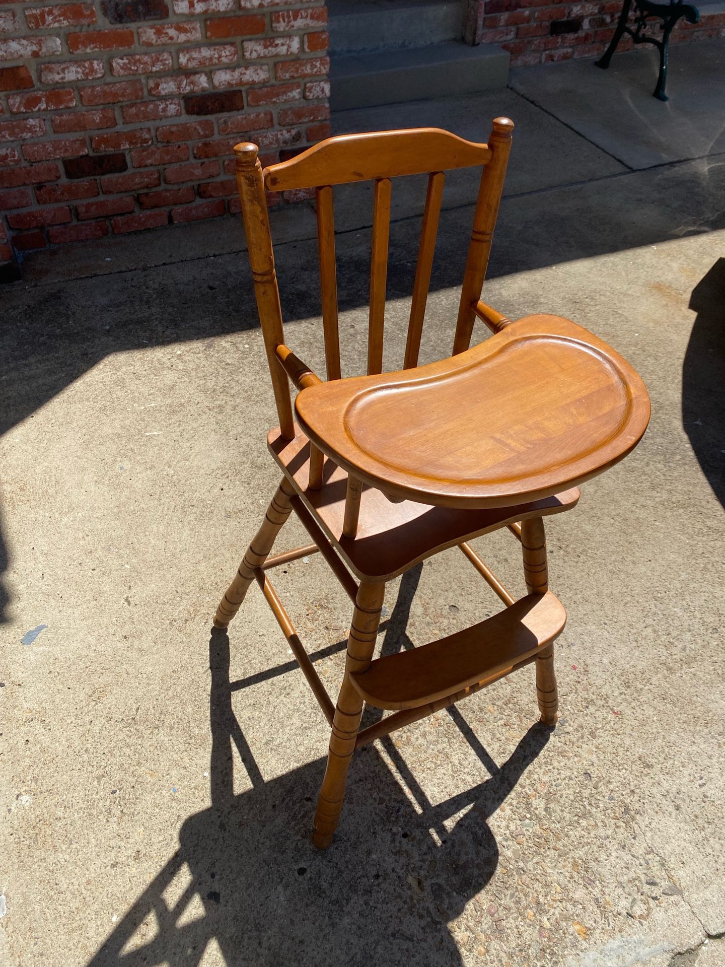 Oak hill hot sale wooden high chair