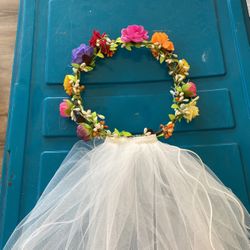 Brides Bouquett And Crown