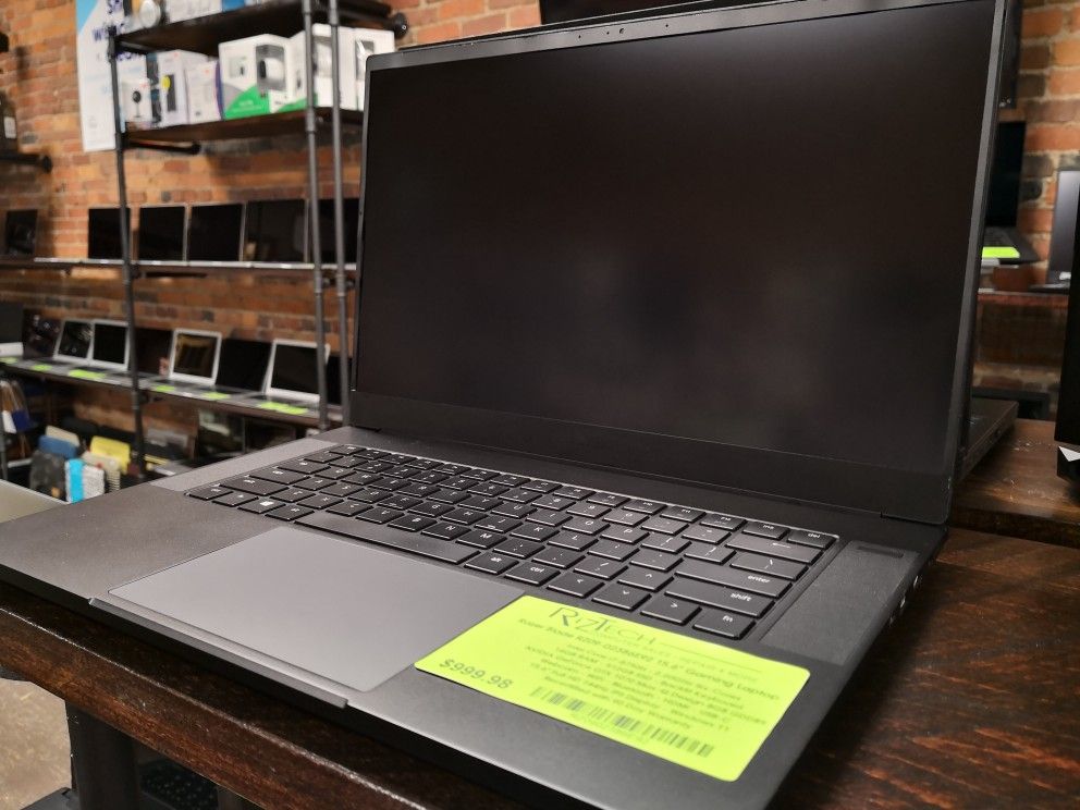 Razer Blade RZ09-02386E92 15.6" Gaming Laptop