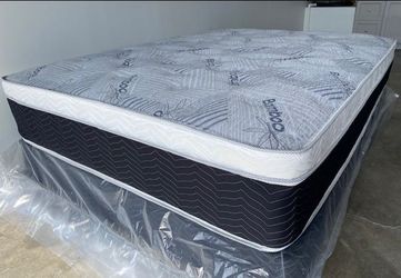Queen Euro Bamboo Orthopedic Pillow Top!!
