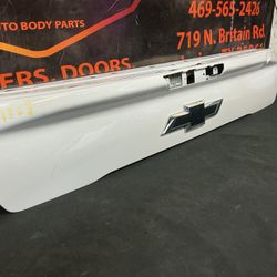 CHEVY SILVERADO 1500 EV 2025-2026 UPPER TAILGATE SHELL OEM