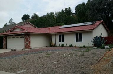 Energy storage battery with residential solar panels