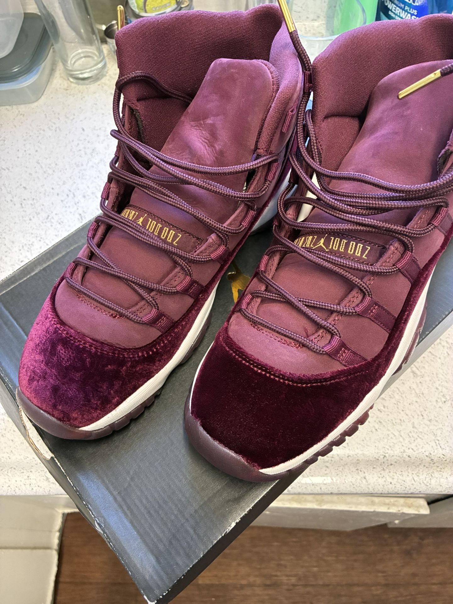 🤩🤩Jordan 11 Retro size 9Y