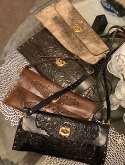Bolso de piel artesanal Elaborado y pintado a mano Artesanía de Guadalajara $30