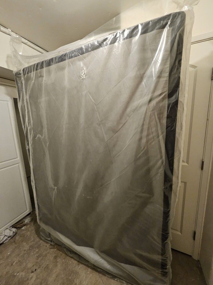 Brand NEW QUEEN Temperpedic Box Spring