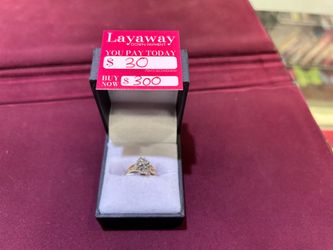 Cluster gold ring