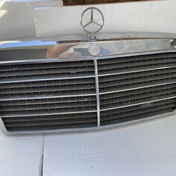 Mercedes Benz Front Grille: Original 1992 300D Sedan