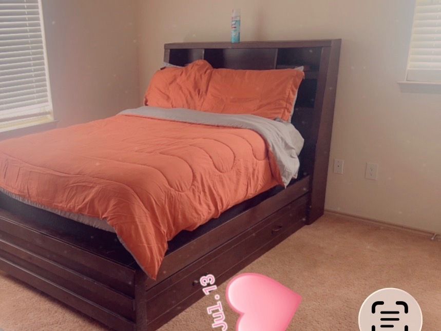 Full size trundle bed