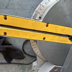 DeWALT Sliding Compound Miter Saw 12”