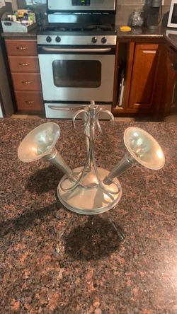 Vintage silver plated Epergne 3 flower holder 1 trumpet is missing
