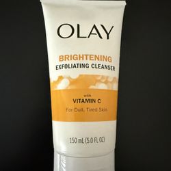 OLAY Brightening Face Wash (Pick Up Only)
