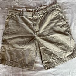 Men’s docker shorts, size 40