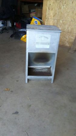 Pet feeder