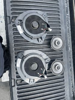 Bose Speakers And Pioneer Speakers