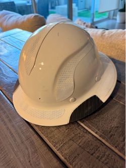 Lift hard hat