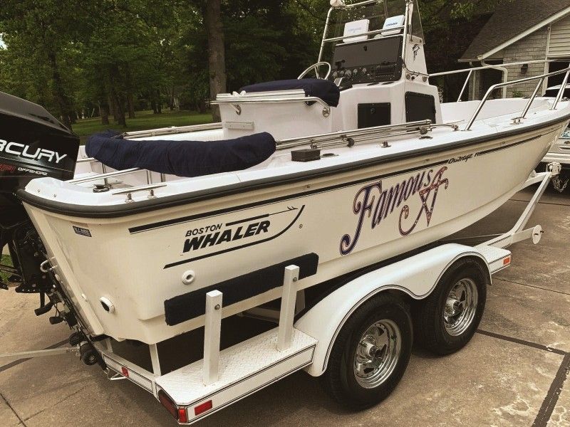 1996 Boston Whaler Outrage 19