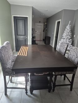 Dinning room Table and Chairs