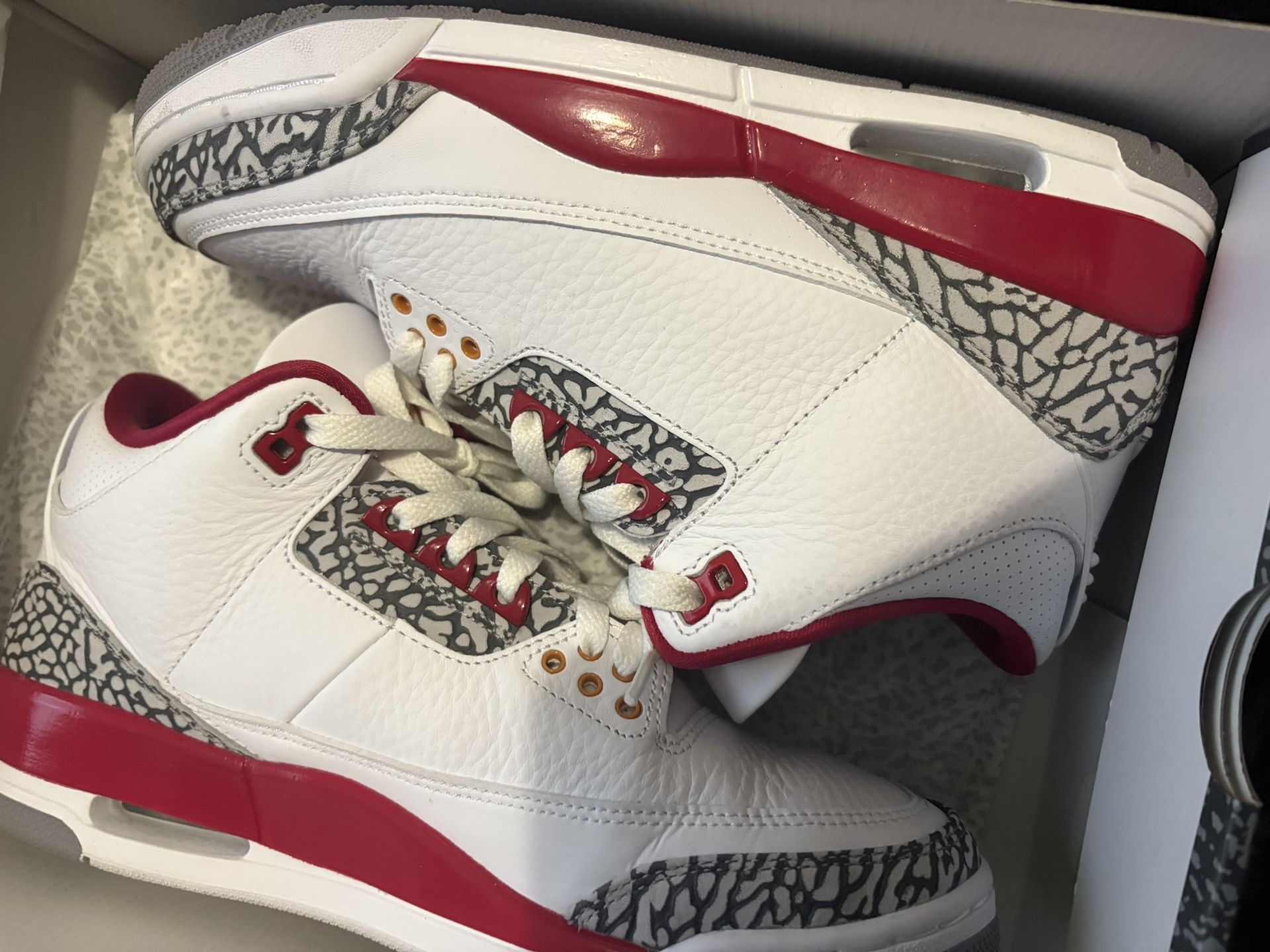Jordan 3 Retro Cardinal Red 8.5 