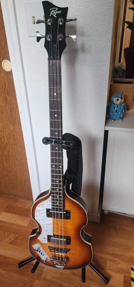 Bass Guitar Rogue Left Handed