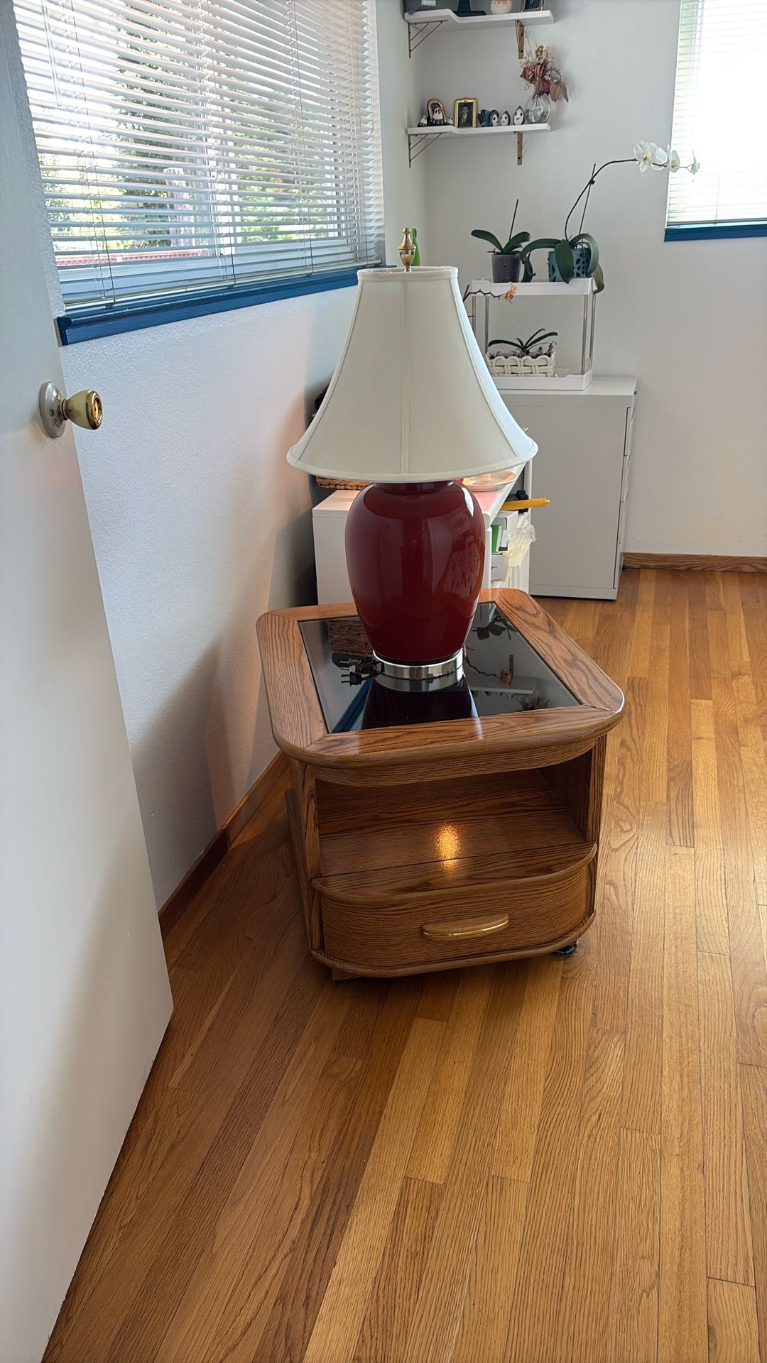 End Table Sofa With lamp