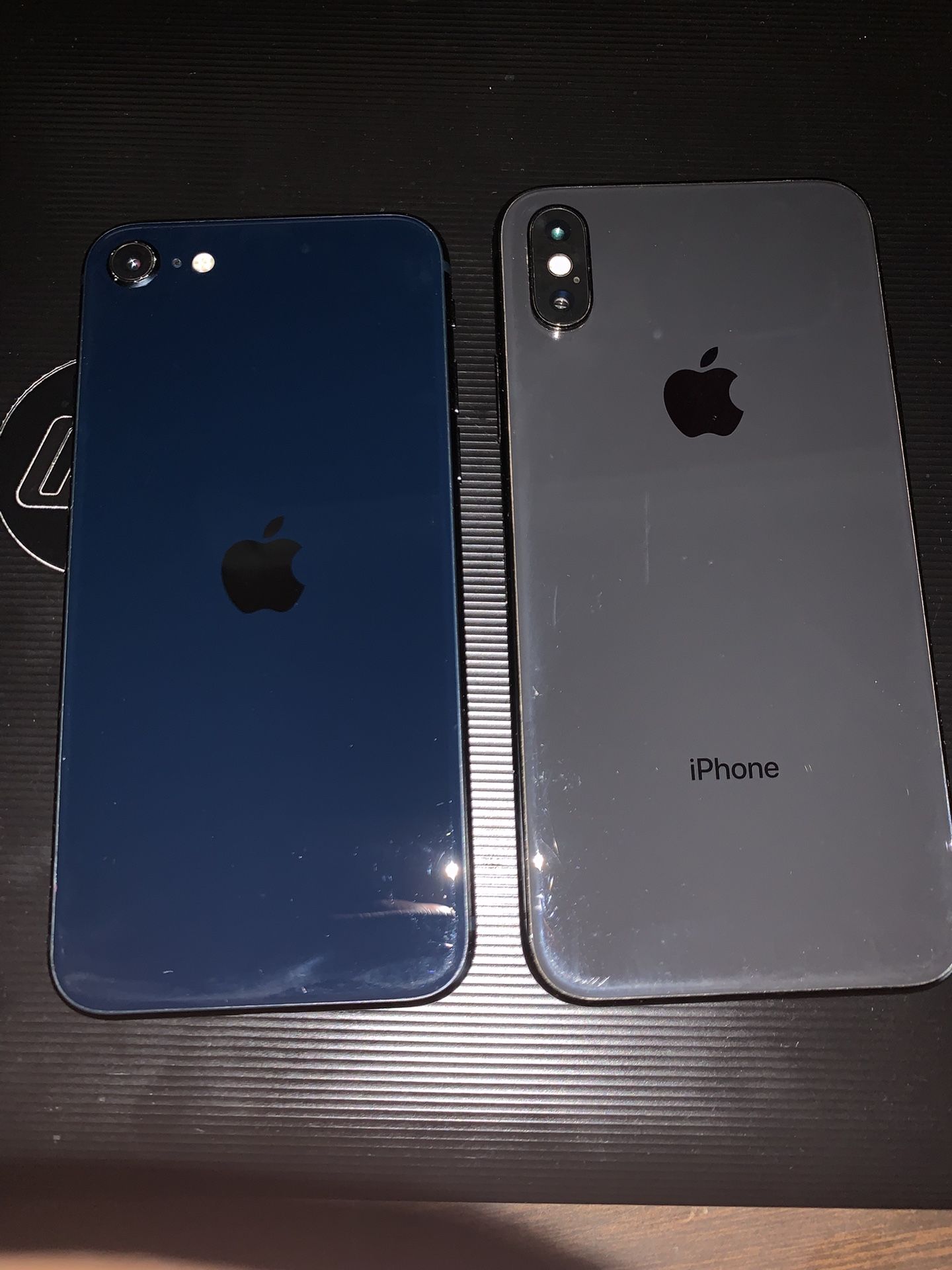 iPhone SE 3RD GEN iPhone XS BOTH 64GB FACTORY UNLOCKED