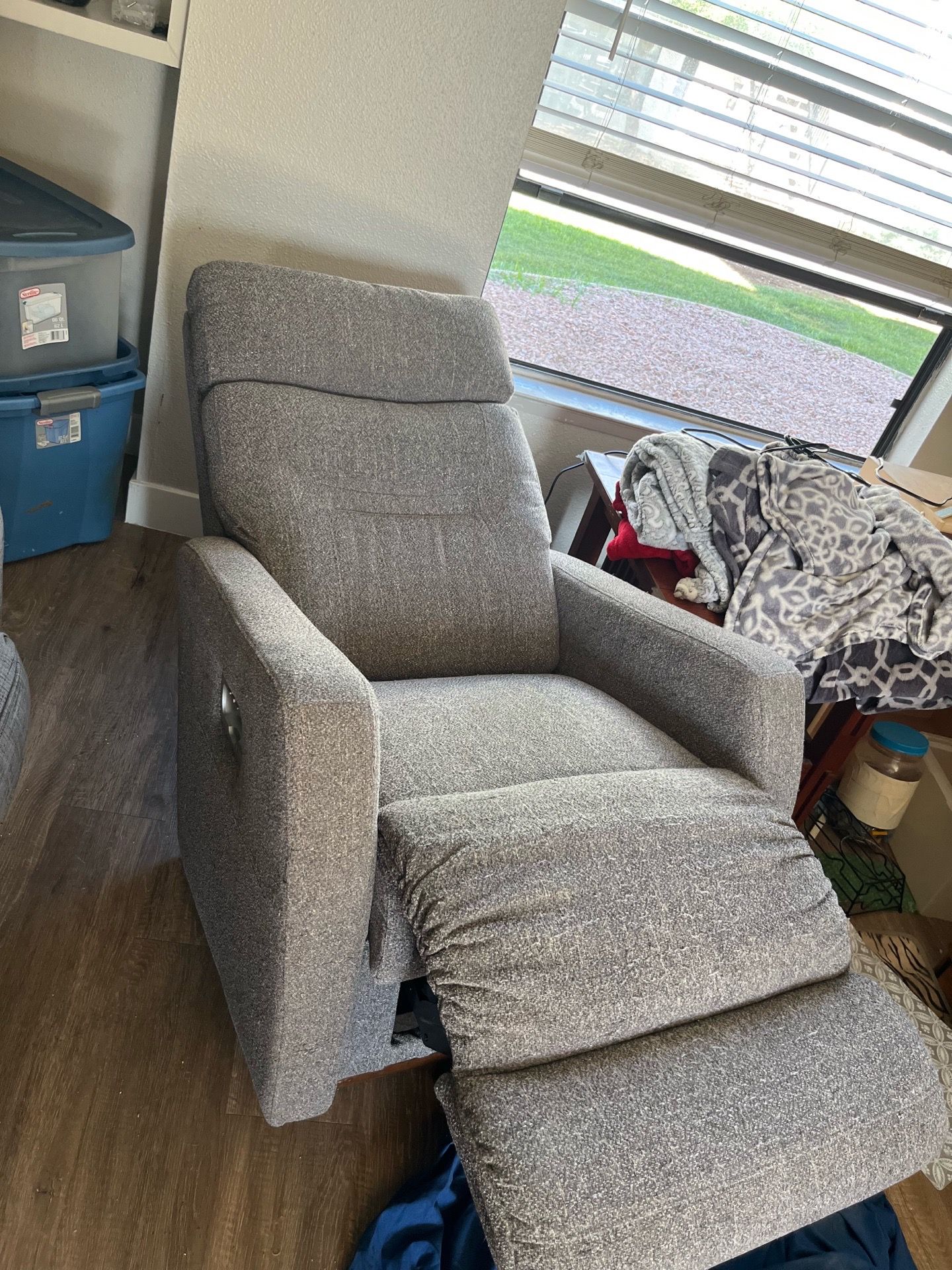 Lazy boy electric recliner