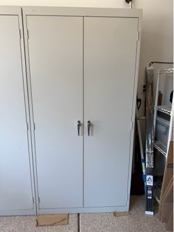 HON Light Gray Storage Cabinet with Lock