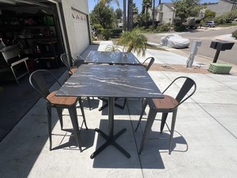 Bar Height Table & Chairs