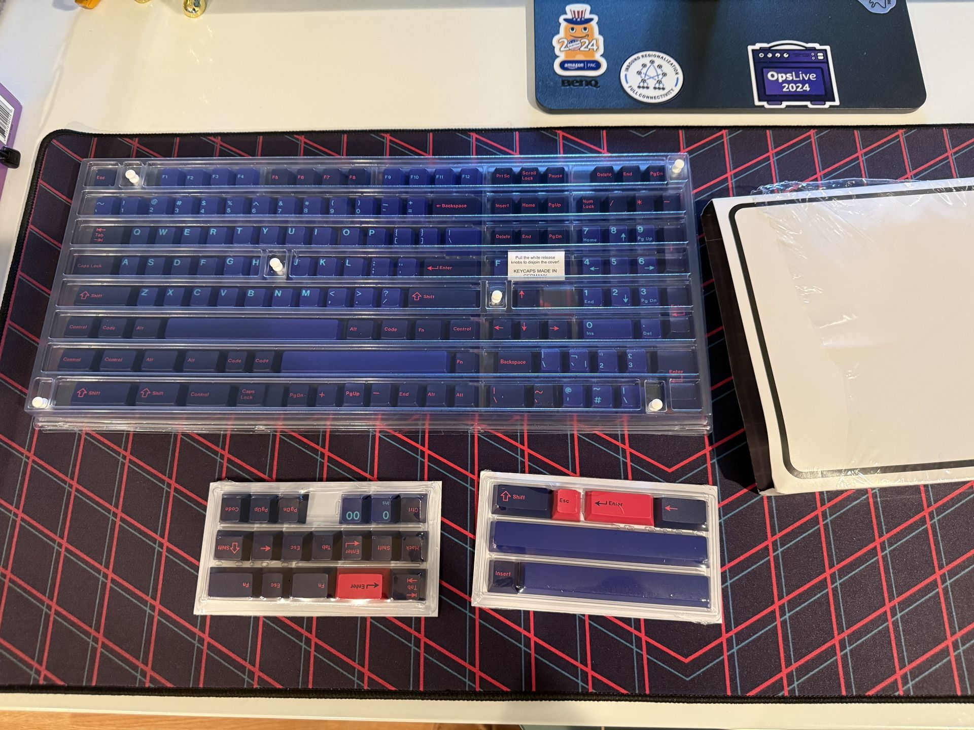 Mechanical Keyboard & Custom Keycap Bundle – Rama M65-A, Ducky Pocket, Miami Build + Premium Keycap Sets