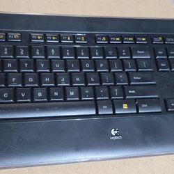 Logitech K800 Keyboard with light