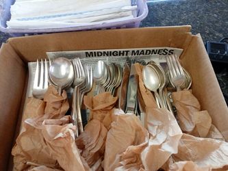 REDUCED PRICE-52 pc. Holmes& Edwards silver plated silverware -$119.00