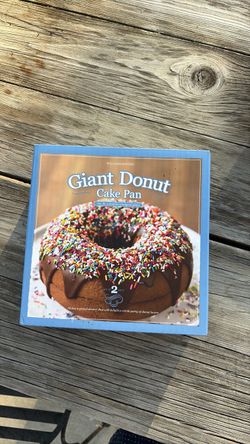 Williams-Sonoma Giant Donut Cake Pan Set